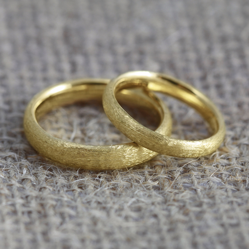 Handmade Gold Wedding Ring | 18ct Gold Wedding Ring | J&E