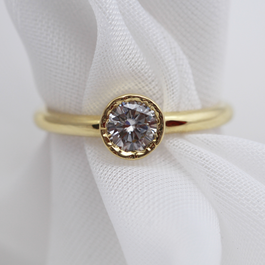 Gold Women's Elenore Jewels Odo Delicate Round Diamond Ring, Weight: 1.44,  Size: Coustomized at Rs 8000 in Surat